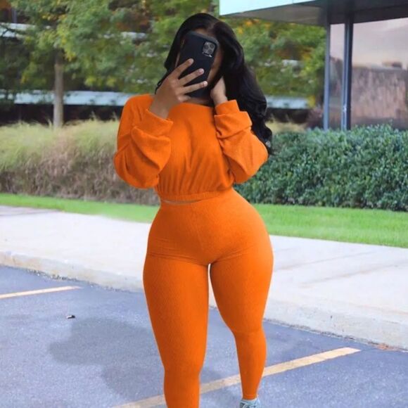 Ladie's ribbed two-piece pant set sz Medium - Picture 2 of 3